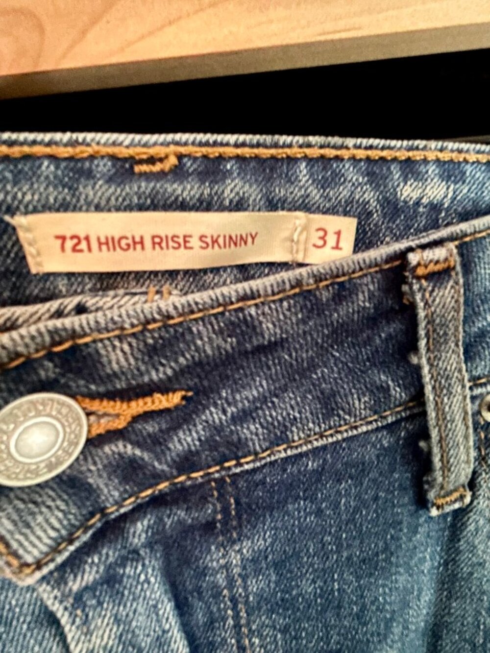 Levi's 721 High Rise Skinny Ripped Jean - 31
